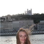 Etudiante en architecture parlant couramment anglais